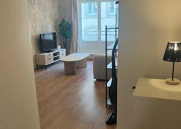 Cosy Proche Vieille Apartman *